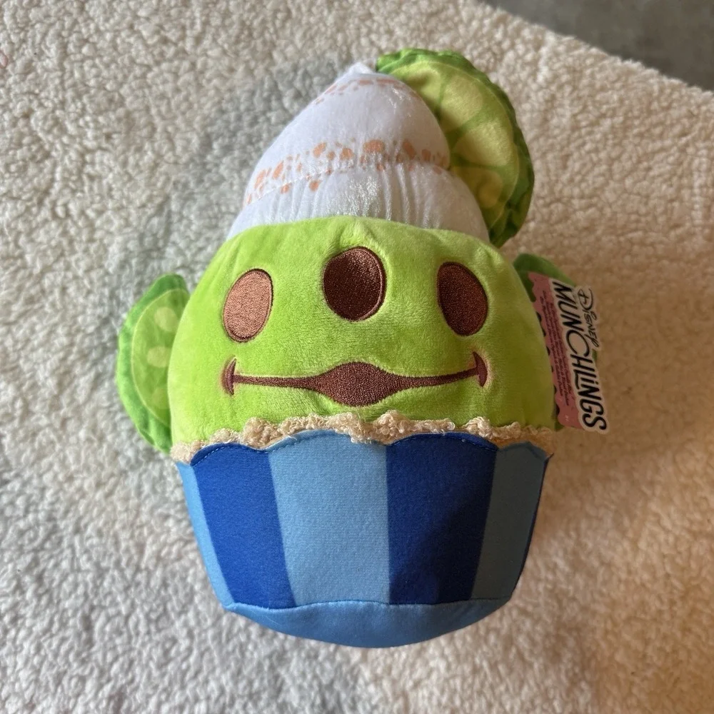 LARGE Disney Munchlings‎ Single Serve Plush Rare Alien Key Lime Cupcake Scented